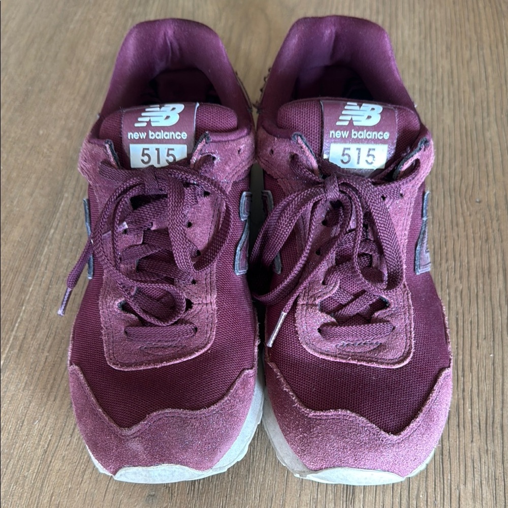 New Balance Women's Sneakers - Burgundy